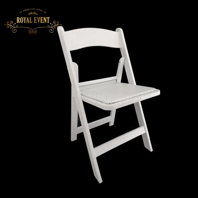 China Modern Wholesale White Outdoor Garden Weeding Chairs Resin Folding Chairs For Event for sale