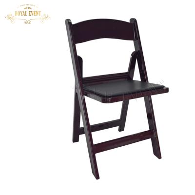 China Modern Cheap Outdoor Plastic Garden Chair Wimbledon Folding Chair Wedding Event Chair for sale