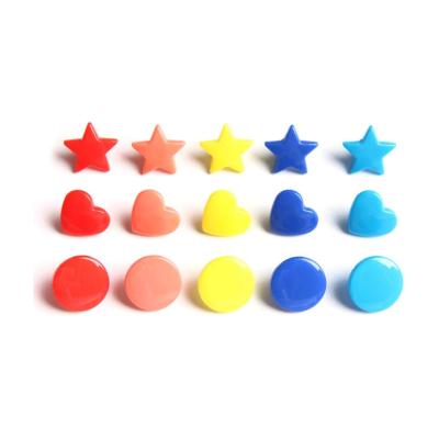 China Viable Mixed Colors Star Heart Round Plastic Resin Fasteners Kam Snap Button For Sewing And Crafting Gift for sale