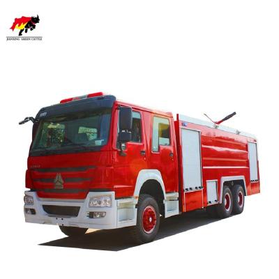 China Firetruck vehicle Dongfeng sinotruk forest foam and water fire fighting rescue truck with 7000 liters water tank for sale