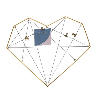 China Popular Multifunctional Photo Organizer Wire Panel Wall Metal Rose Gold Heart Shape Hanging Shelf Storage Organizer for sale