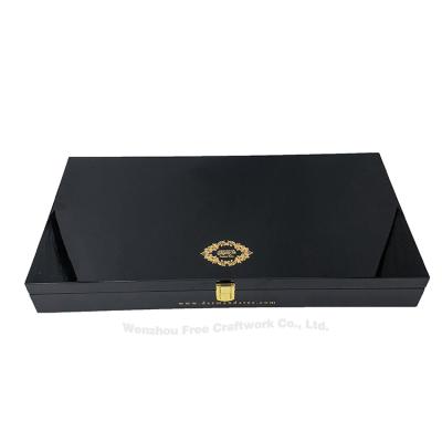 China Factory Price OEM Handmade Welcome Black Lacquer Wooden Box For Chocolate Nut Snacks Packaging for sale