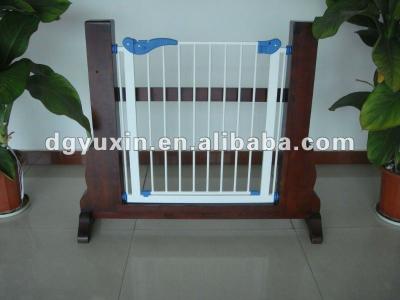 China Steel Tube + Plastic Metal Child Safety Gates/Sliding Gate/Child Safety Gate Baby Friendly for sale