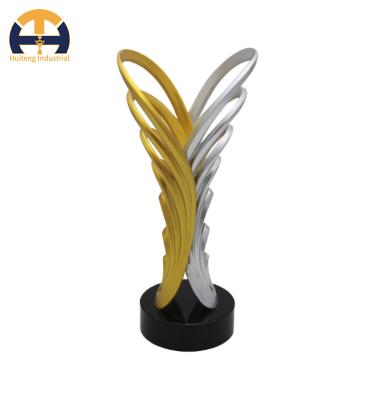 China New Europe Design 3D Gold Carved Custom Glass Base Crystal Metal Trophy White Logo Award Trophy For Holiday for sale