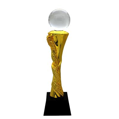 China Custom Engraved Basketball Custom Creative Outstanding Sports Honor Europe Crystal Trophy Staff Metal Trophy Award for sale