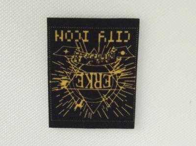 China Durable Heat Transfer Clothing Labels , Brand Name Tags For Clothing Line for sale