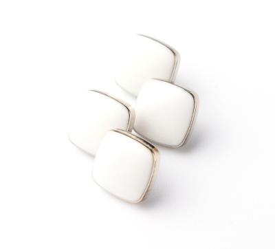 中国 Hot Sale Magnetic Good Quality Fashion White Zinc Alloy Buttons For Clothing 販売のため