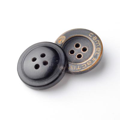 China Widely Used Natural Dry Cleaning Factory Sale Various Round 4-Holes Horn Shape Button For Garment Clothing Te koop