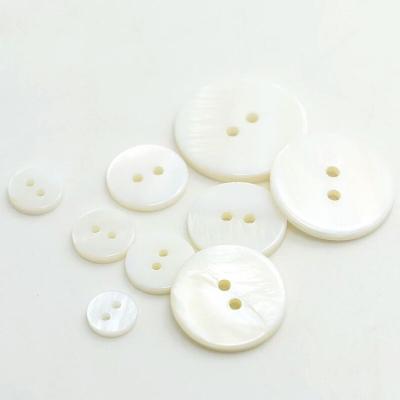 Κίνα Round 2/4-Holes Peral Shell Button White Viable Natural Design Garment Decoration προς πώληση