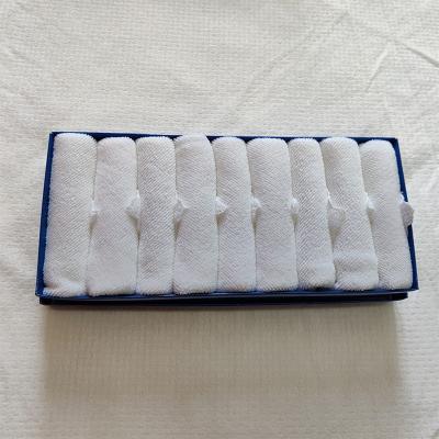 Cina Disposable White Microfiber Rolled Supply Hot And Cold Towels Airline Towels in vendita