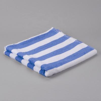 China Wholesale Hut Stripe Hotel Pool Towels Blue White Beach Towels 100% Cotton Child Safe Towels Te koop