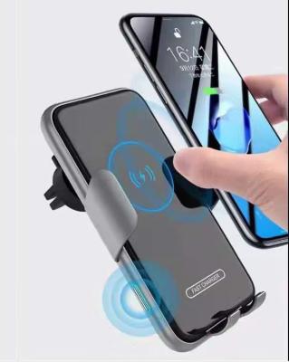 China Portable Car Portable Smart Mobile Mount Holder Car Sensor Wireless Charger for sale