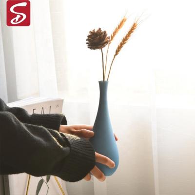 China Luxury Minimalist Shardon Vase Home Decor Molandi Style Ceramic Vase For Plant / Flower Orange Flower Vase for sale