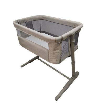 China OEM Factory Price Modern Baby Crib Fashion Luxury Folded Baby Bedside Sleeper for sale