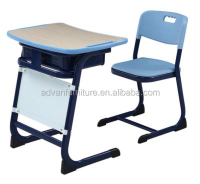 China Modern Used School Furniture Classroom Student Desk With Panel for sale