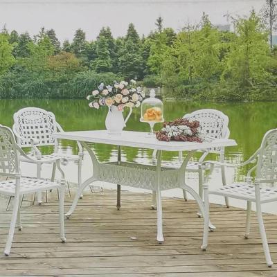 China Durable Outdoor Garden Picnic Cast Aluminum Dining Table And Four Chairs White Color Metal Feature for sale