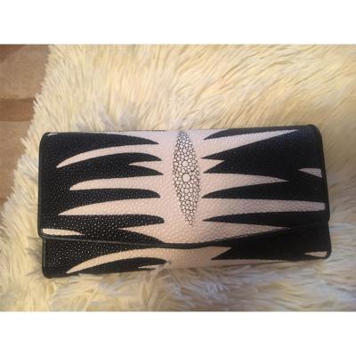 China Stingray Women Waterproof Luxury Black White Wallet With Phone Holder for sale