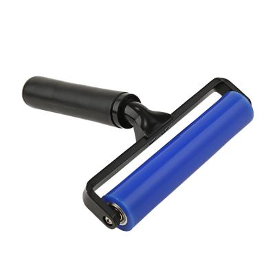 China Waterproof Manual Remover Tool Roller Sweep 10 Inch Long Anti-static Dust Remover Silicone Sticky Roller for sale