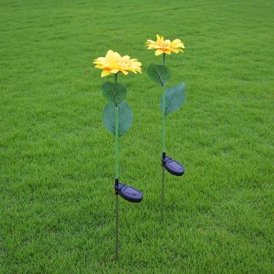 China New Outdoor Environmental Friendly Sunflower Garden Holiday Decoration Simulation Solar Light Lamp for sale