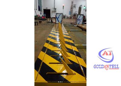 China Licht 5 Meter-langes Reifen-Spike Barrier Automatic Remote Control-Straßen-Spike Barrier Withs LED zu verkaufen