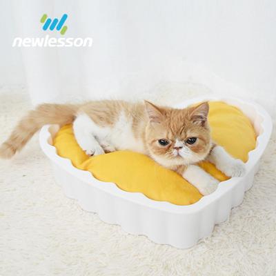 China Sustainable Heart Shape Cat Beds Pet Accessories Products With High Quality for sale