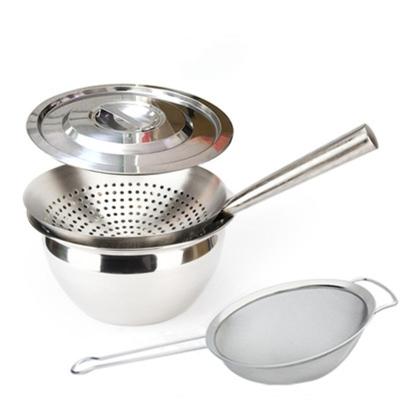 China Good Sustainable Packaged Kitchen Appliances Thickened Stainless Steel Household Strainer Cooking Tool for sale