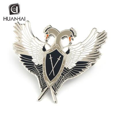 China Custom Logo Luxury Shiny Nickel Plated Metal Europe Bird Hard Enamel Pin Badge for sale