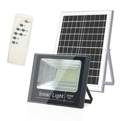 China Garden 10w 25w 40w 60w 100w 200w rechargeable outdoor ip65 led solar floodlight for sale