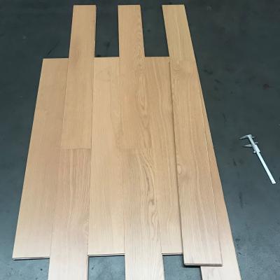 China 12/0.6mm AB Traditional Grade Multi Colored Engineered White Oak Wood Flooring T&G Rustic Click System for sale