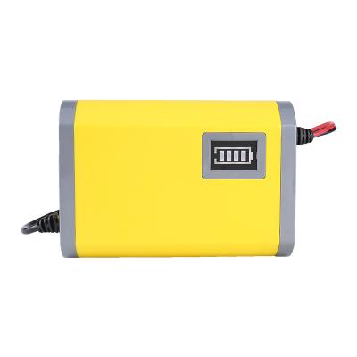 China Favorable Lead Acid Battery Auto Price Recognition Car Battery Charger 12V6A for sale