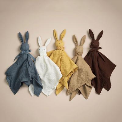 China 2021 Eco-friendly Materials 100% Cute Animal Rabbits Gauze Bunny Lovely Knot Sleeping Cotton Muslin Teether Toys Soft Baby Comforter Blanket for sale