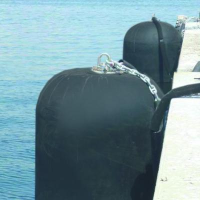 China 0.5BAR durable Yokohama Hdro Marine Rubber Fender For Ships and inflatable boats for sale