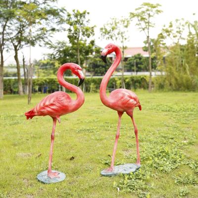 China Global Outdoor Flamingo Sculpture Customized Fiberglass Landscape Artwork for sale