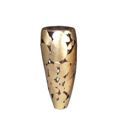 China China Modern Metal Iron Art Decorative Vase in Gold Leaf for Hotels for sale