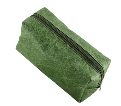 China Portable Hot Selling waterproof cosmetic bag kraft paper toiletries pouch tyvek travel zipper bag for sale