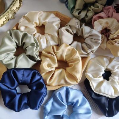 China Fashion 30 Large 100% Mulberry Silk Scrunchies 7cm Women's Hair Scrunchie Giant Pure Silk Scrunchie for sale