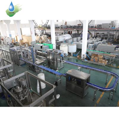 China High Precision Filling 2022 Level Fully Automatic PET Plastic Bottle Aquatic Plant Liquid Pure Mineral Drinking Production Line 500ml 6000BPH Filling Machine for sale