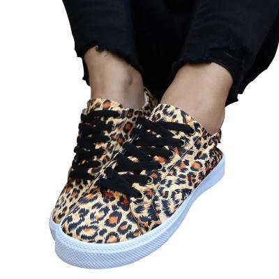 China CUSHIONING women's leopard canvas shoes plaid sneaker canvas low cut casual walking shoes for Four Seasons for sale