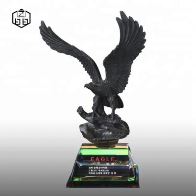 China China New Design Custom Unique Metal Eagle Crystal Golf Trophy For Home Decoration for sale