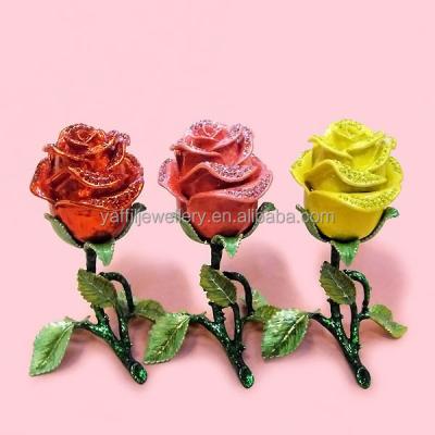 China Jewelry Accessory Metal Rose Shaped Tin Jewelry Box For Ring for sale