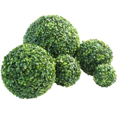 China High Quality Plant Eco-friendly Materials Faux Hanging Ball Boxwood Topiary Foliage Plants Artificial Grass Green Balls For Garden Decoration for sale