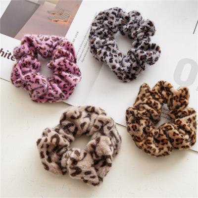 China Simple temperament link hair head rope jewelry of an elastic band hair rope lovely retro new leopard pig large intestine hair ring for sale