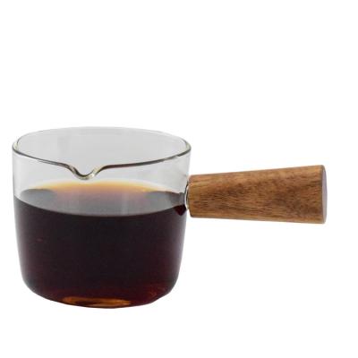 China Viable Factory Wholesale High Quality Borosilicate Glass Pot Coffee With Wooden Handle, Amazon Selling Espresso Coffee Hot Pot Glass for sale