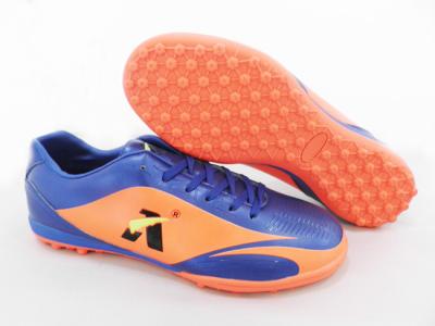 China Fashionable Professional Soccer Indoor Shoes For Junior Boy Students for sale