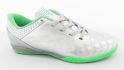 China Silver Green Indoor Childrens Soccer Shoes Water Proofing Customize Soccer Cleats for sale