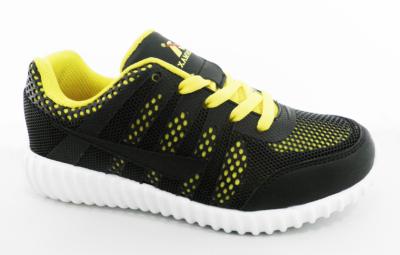 China Light Casual Durable Customized Spike Running Shoes Logo Printing for sale