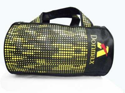 China Los deportes de nylon amarillos/del negro de la moda Barrel el bolso con los bolsillos de los zapatos para el gimnasio en venta