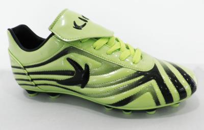 China Breathable Football Turf Shoes Lightweight Boys Soccer Shoes Cleats for sale