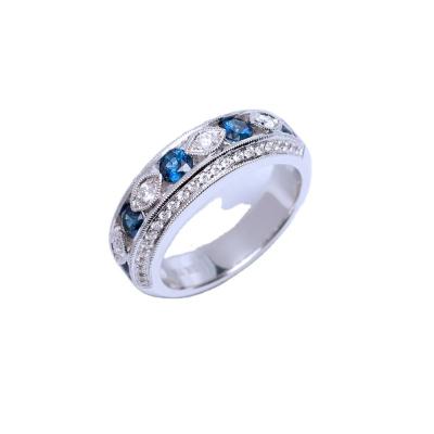 China Classic Fashion Distinctive Look 18K Contemporary Green White Gold Forever Sapphire Diamond Ring For Women for sale