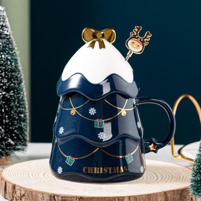 China 2022 Viable New Hot Sale Ceramic Breakfast Milk Coffee Mug Christmas Tree Mug With Lid Spoon for sale